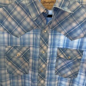 Wrangler Men's Light Blue Plaid Button Down Shirt